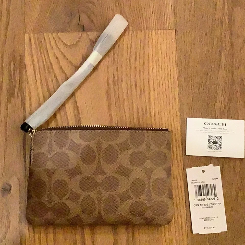 Wristlet - Picture 2 of 2